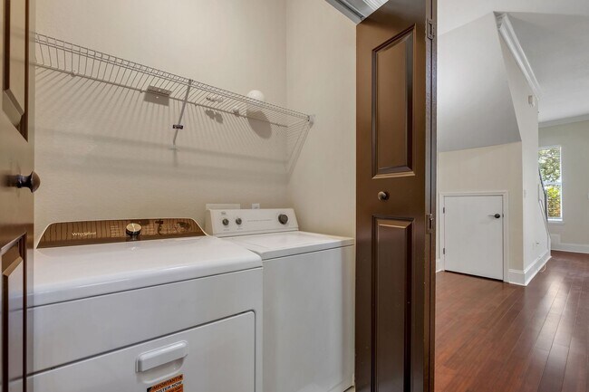 Building Photo - Midtown Tallahassee Townhome