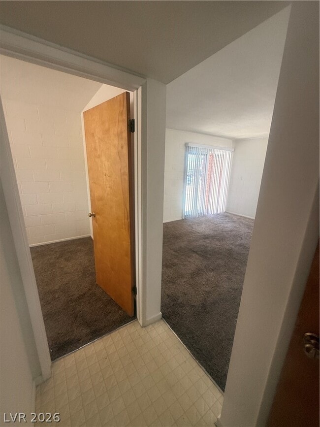 Building Photo - 820 A