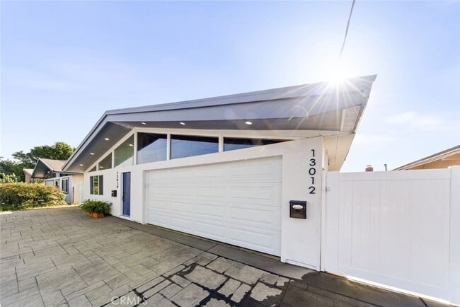 Building Photo - 13010 Hartland St