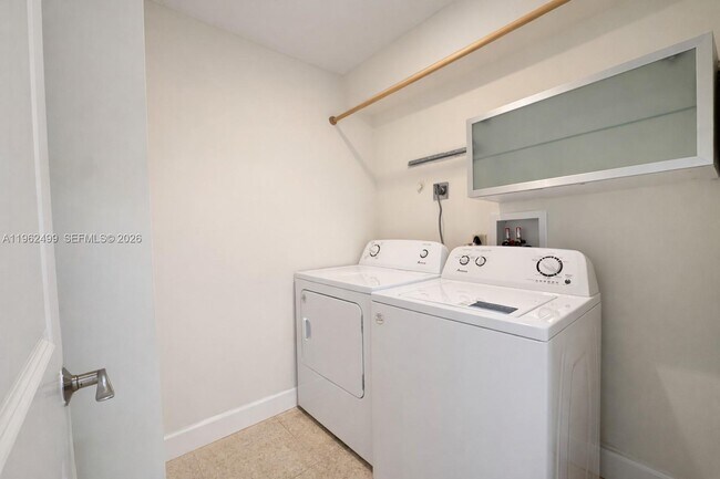 Building Photo - 5327 Sapphire Valley