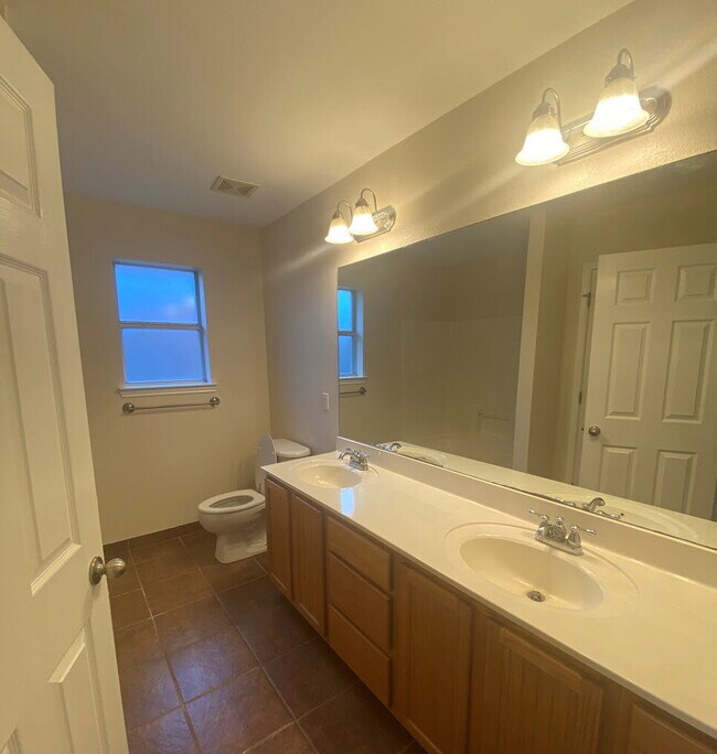 Building Photo - 2908 Horseback Ct
