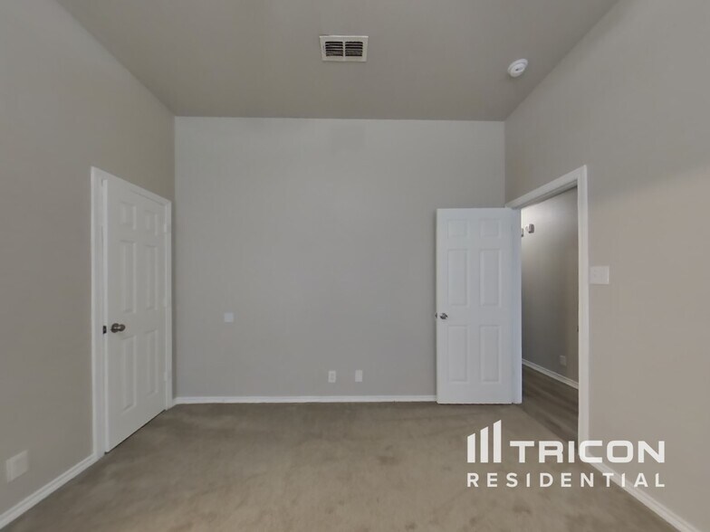 Building Photo - 1719 Joy Spring