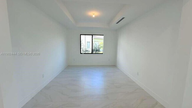 Building Photo - 19708 NE 14th Ave