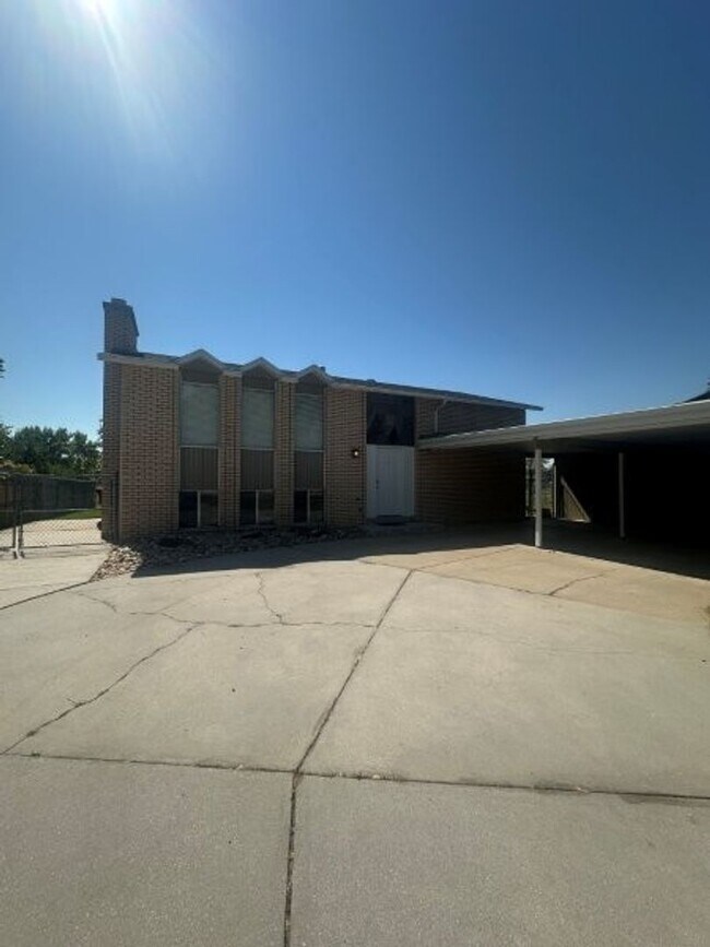 Building Photo - 2641 N 1375 W