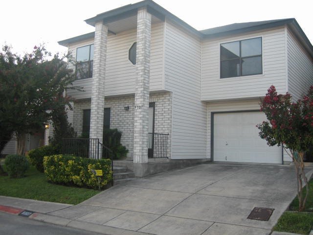 Building Photo - 9307 Mountain Field Dr