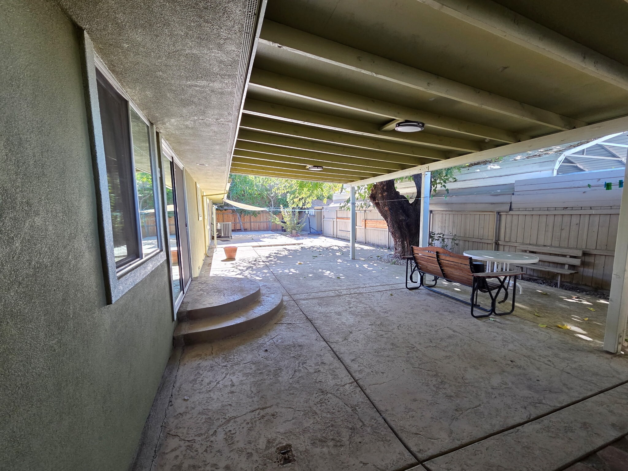 Building Photo - 742 Bourn Dr