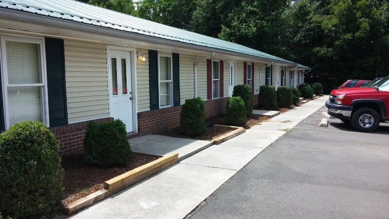 Building Photo - 119 Lynn Dr