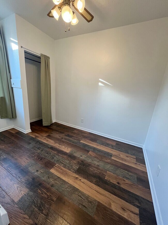 Building Photo - 1 Bed 1 Bath Apartment