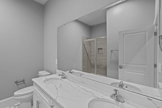 Building Photo - 157 N Howard St