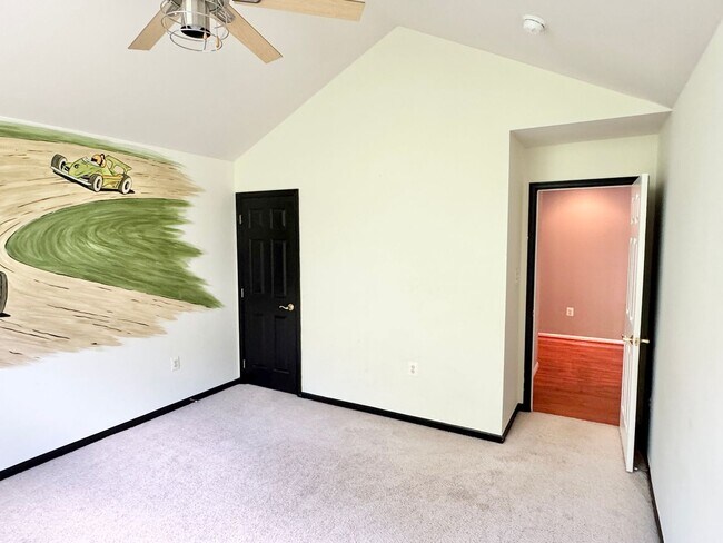 Building Photo - GORGEOUS FORMER MODEL HOME - MINUTES TO QUANTICO