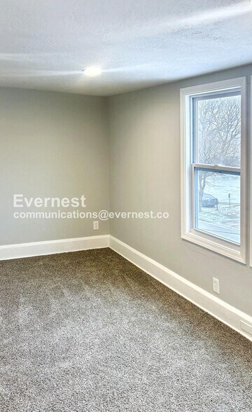 Building Photo - 1270 Moore St