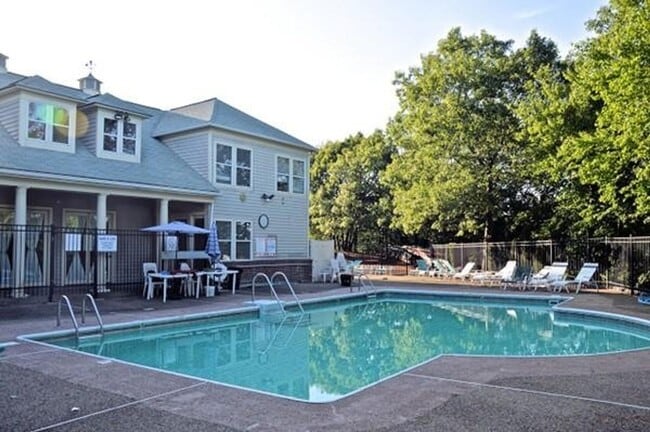 Building Photo - NOW AVAILABLE FOR RENTAL!!! A condominium-...
