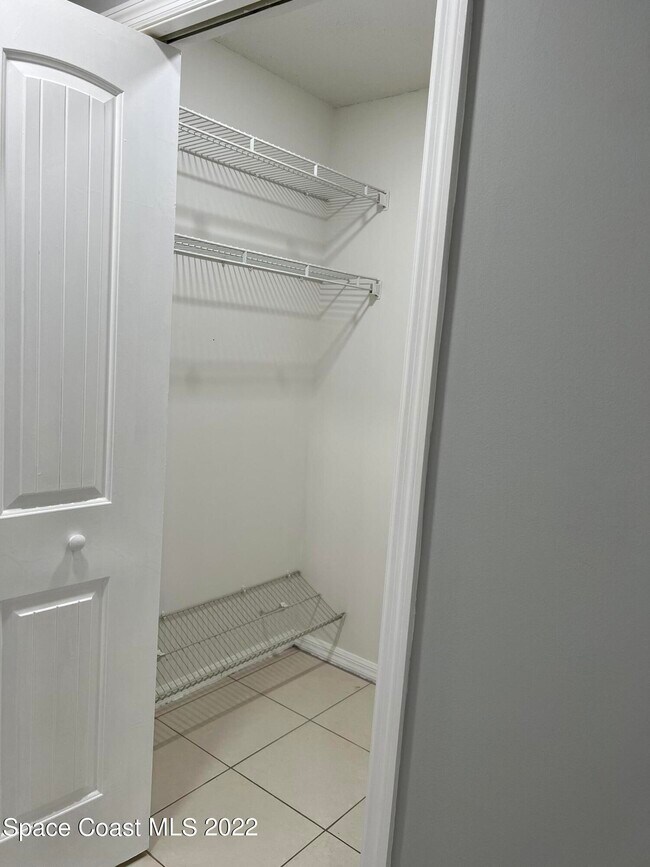 Building Photo - 440 River Grove Ct