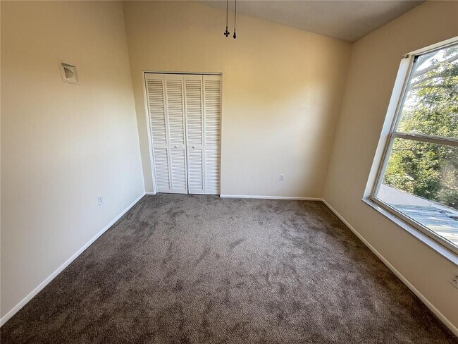 Building Photo - 12653 Longcrest Dr