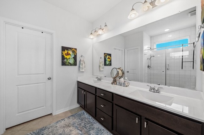 Building Photo - 1313 Mainland Shrs Ln