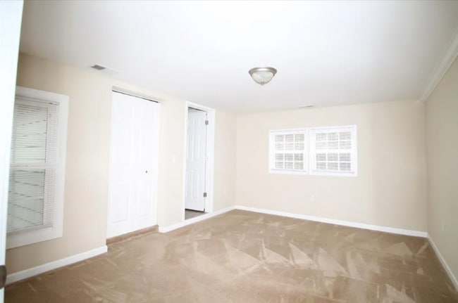 Building Photo - 3 BEDROOM HOME IN SENECA SC FOR RENT