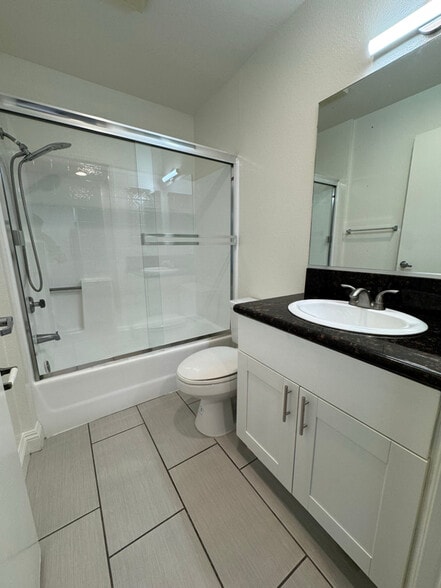 Building Photo - 10911 Rochester Ave