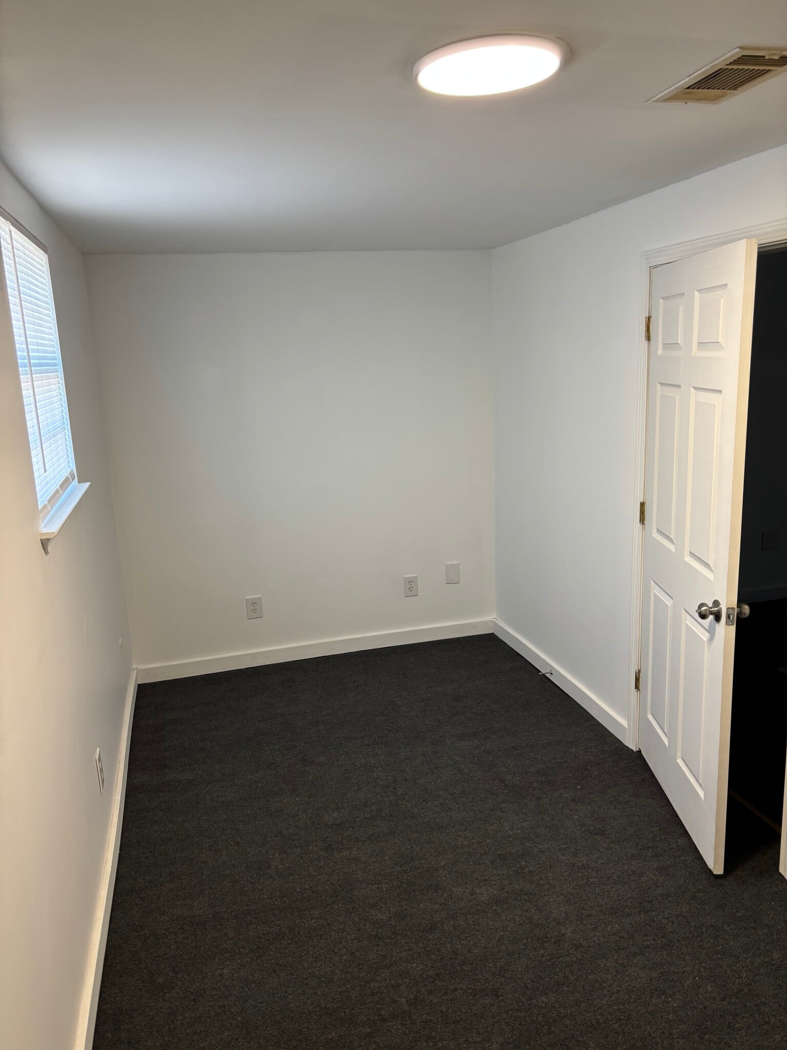 Private Office Room - 147 Lestrade Pl
