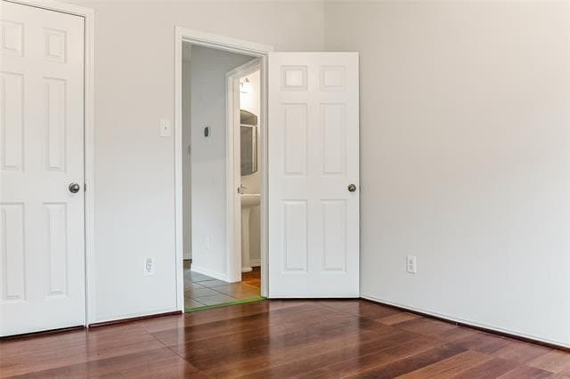 Building Photo - 11668 La Grange Dr