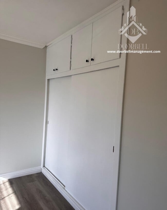 Building Photo - 956 W Harvard Pl