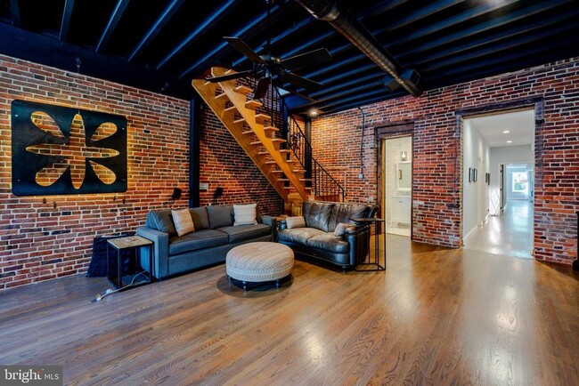 Building Photo - 840 S Bond St