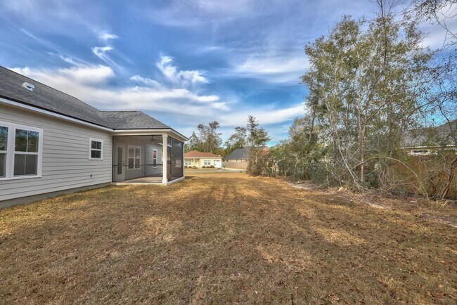 Building Photo - 43 Sarlan Garden Dr