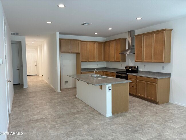 Building Photo - 813 S 107th Dr