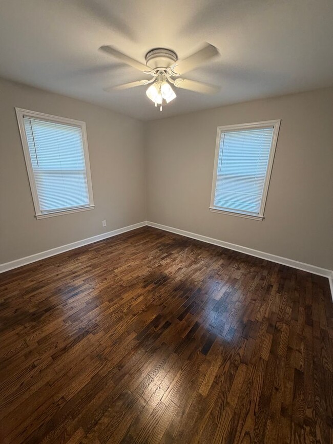 Building Photo - 2 Bedroom / 1.5 Bath Home in Kingsport TN