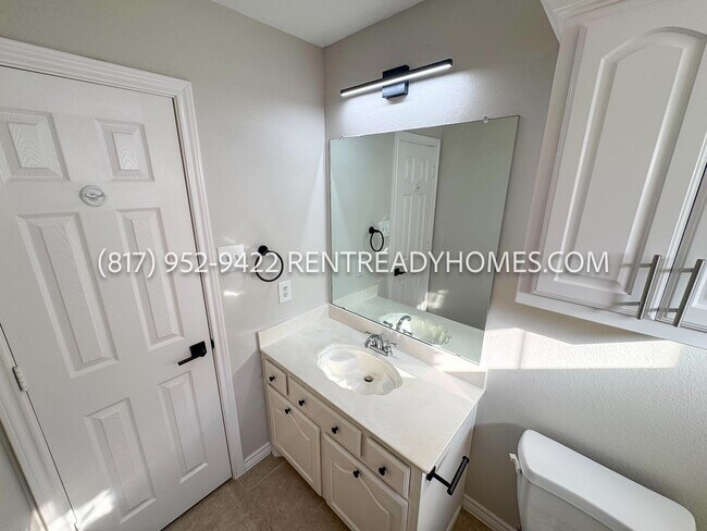 Building Photo - 2221 Overton Dr