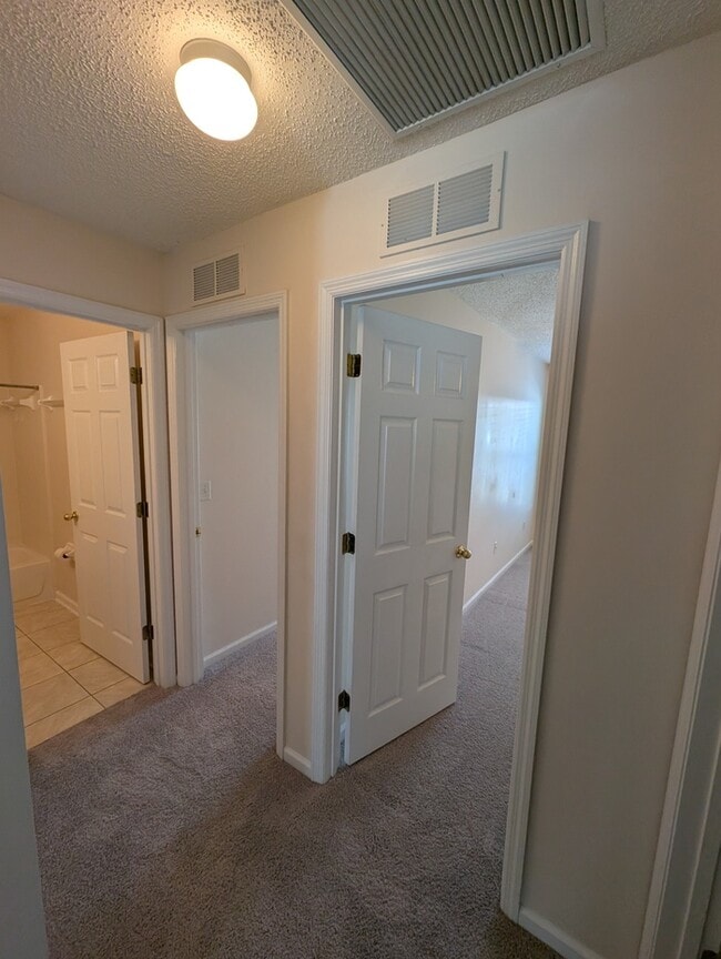 Building Photo - 839 Oak Arbor Cir