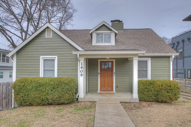 Building Photo - 1609A Cahal Ave