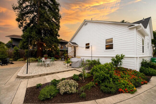 Building Photo - 2180 Shurtleff Ave