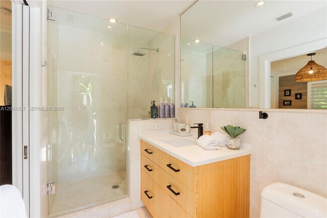 Building Photo - 1029 Mariposa Ave