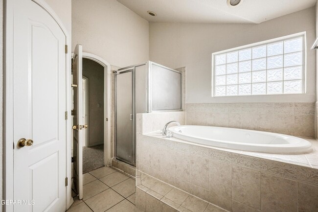 Building Photo - 4733 R L Shoemaker Dr