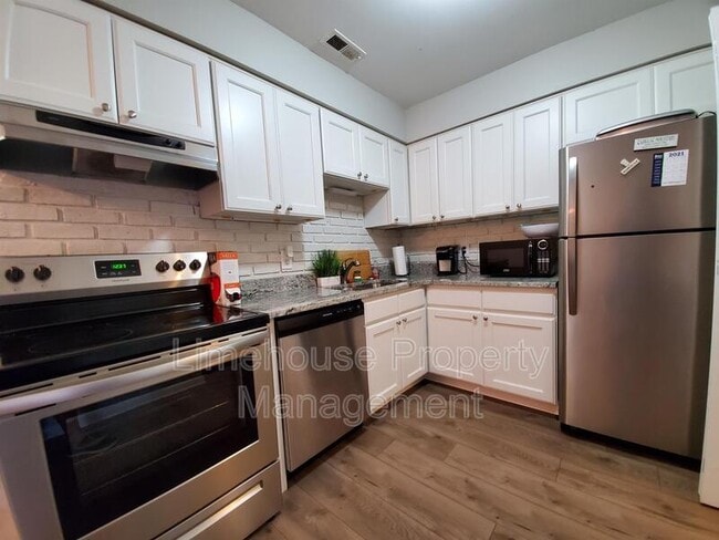 Building Photo - 2138 Kimball Cir