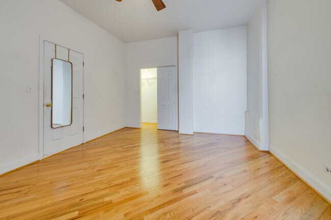 Building Photo - 5207 S Blackstone Ave