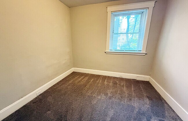 Building Photo - 3238 Bishop St