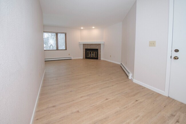 Building Photo - 7721 Mayfair Dr
