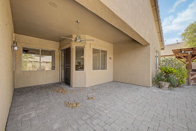 Building Photo - 1900 E Woodsman Pl
