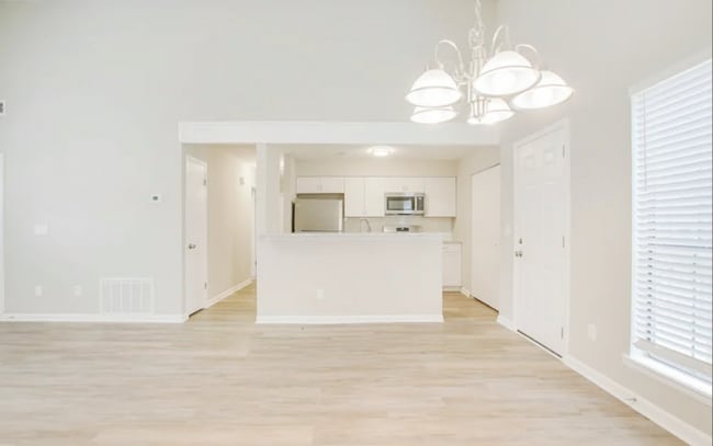 Building Photo - 678 Utoy Cir SW