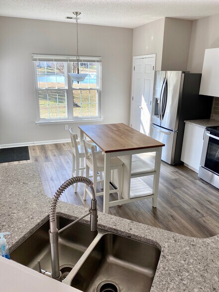Amazing views from kitchen of backyard and large pond! - 1914 Conifer Cir