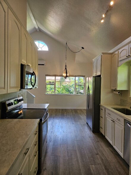 Primary Photo - 75 Halili Ln