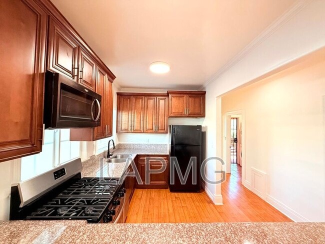 Building Photo - 1536 4th Ave