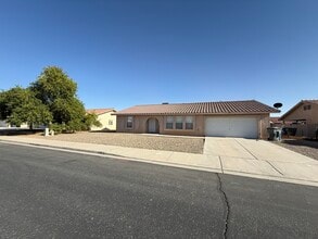 Building Photo - 6141 E 40th Pl