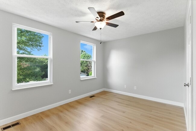 Building Photo - 6054 Warrenpark Ln