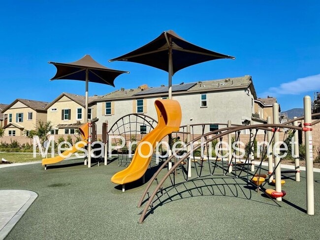 Building Photo - 1709 Cedar Tree Pl