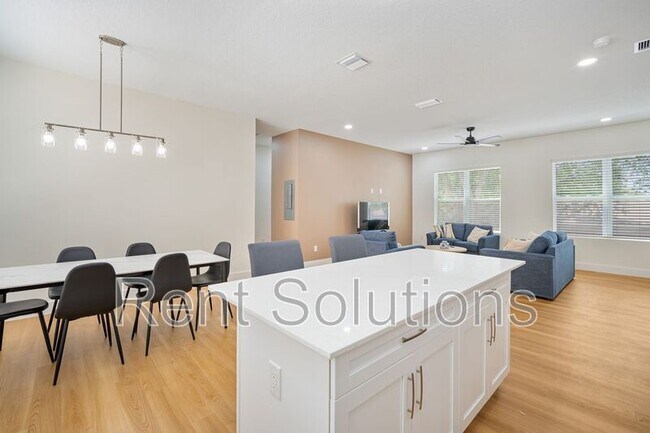 Building Photo - 13612 N 22nd St