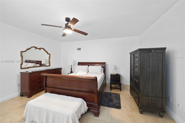 Building Photo - 2834 SW 33rd Ave