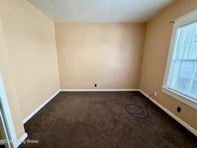 Building Photo - 2015 E Oak St