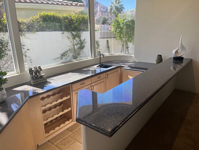 Building Photo - 45540 Cielito Dr